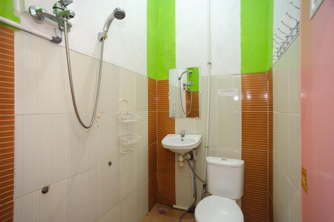 Reddoorz Syariah Near Rs Advent Bandar Lampung Hotel Eksteriør billede